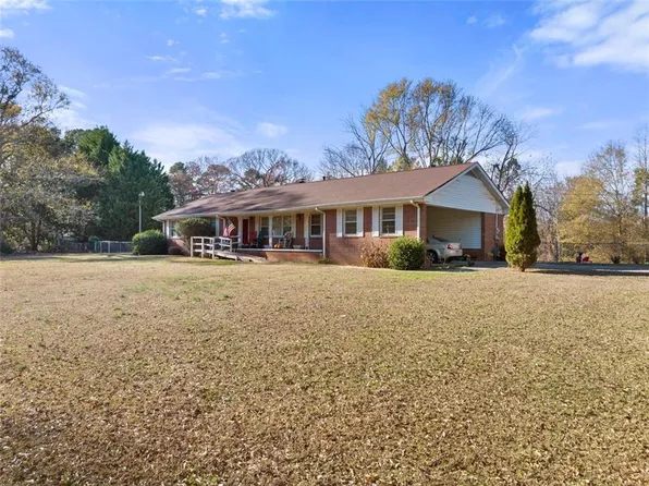 4310 Shawnee Dr, Oakwood, GA 30566