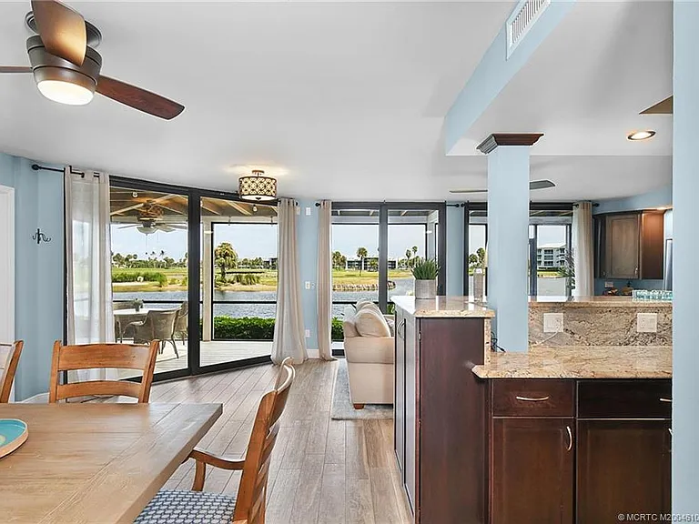 311 NE Golfview Cir — Photo 17