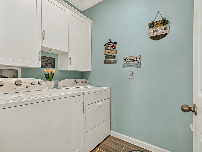 6691 Cameo Dr — Photo 8