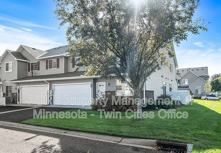 1877 111th Ave NE — Photo 28