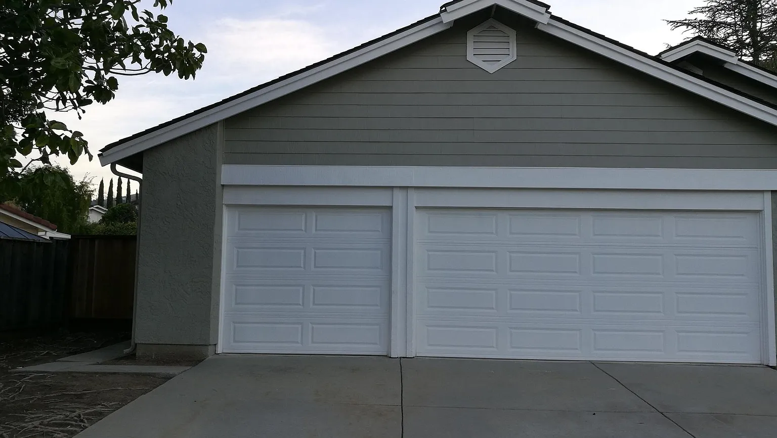 3559 Rollingside Dr photo 1