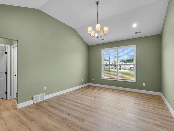 3rd image of 2272 Heywood Meadows Cpe