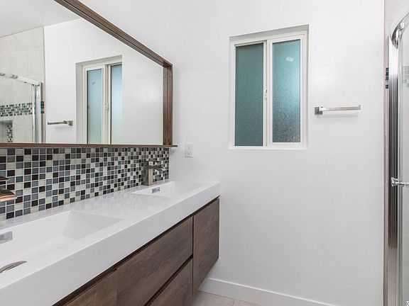 5th image of 14061 Kagel Canyon St