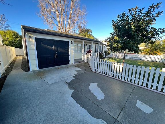 2nd image of 231 Magnolia St