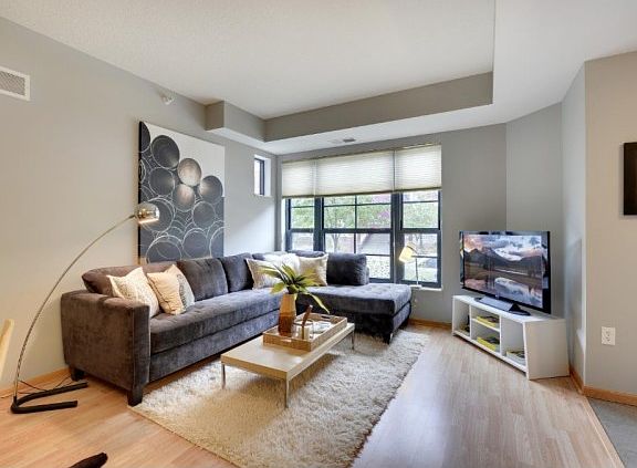 3rd image of 825 Berry St APT 107