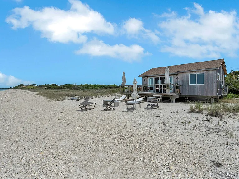 41 Cold Spring Point Rd — Photo 2