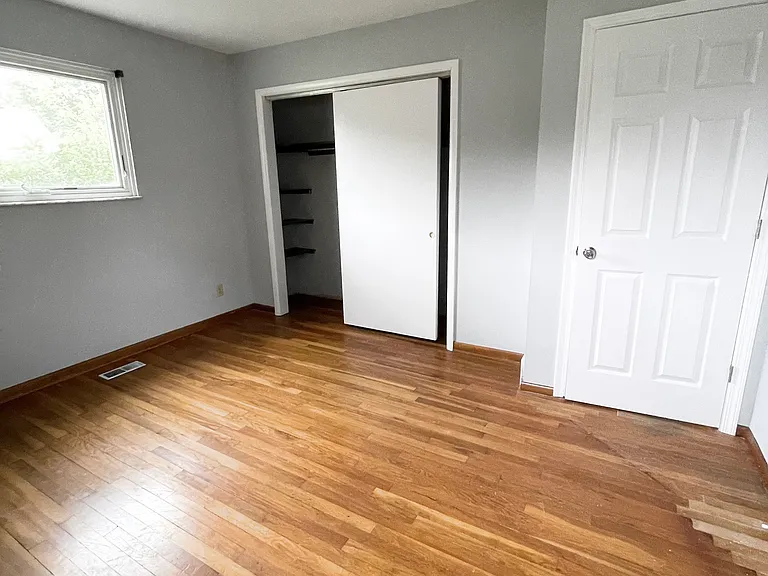 5800 Harlem Rd — Photo 7