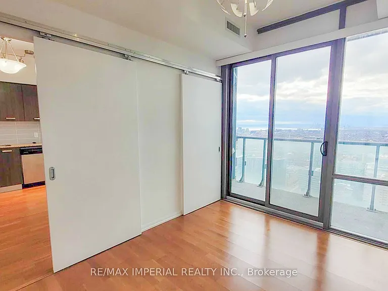 832 Bay St #4802 — Photo 7