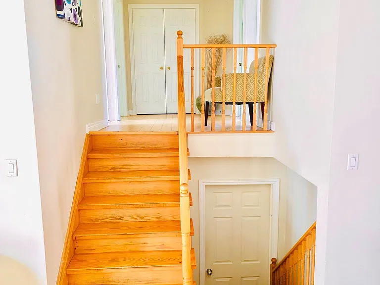 307 Niagara Dr — Photo 3