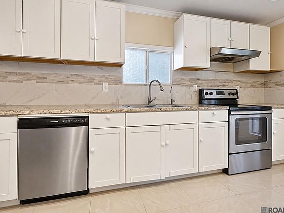 5th image of 2234 Park Cir