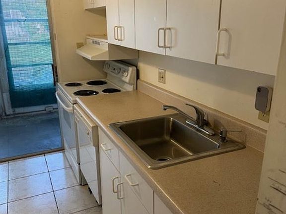 2nd image of 461 NW 76th Avenue #104