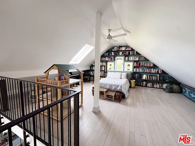 814 E Edgeware Rd — Photo 14