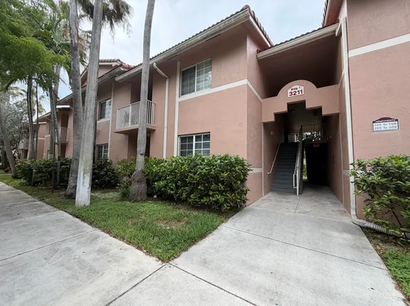 3211 Sabal Palm Mnr APT 105, Hollywood, FL 33024