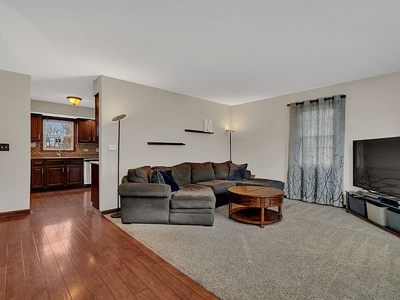 4th image of 23800 W Essex Dr