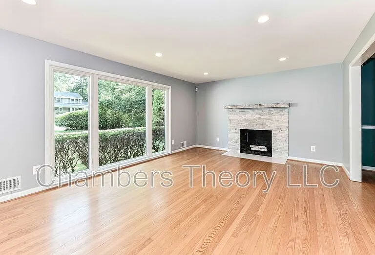 9205 Hamilton Dr — Photo 6
