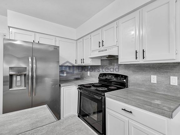 3rd image of 4714 Oakfield Way