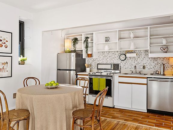 4th image of 250 W 103rd St APT 7D