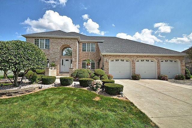 1st image of 17115 Cambridge Pl