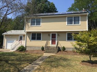29 Brewster Dr, Needham, MA 02492