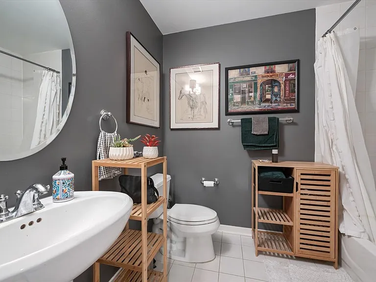 300 W Grand Ave #307 — Photo 9