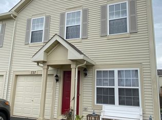 727 S Shannon Dr, Romeoville, IL 60446