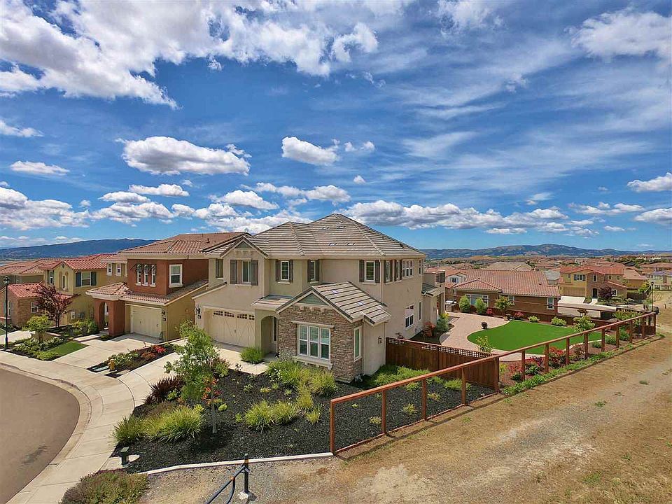 2nd image of 4878 Viento Ct