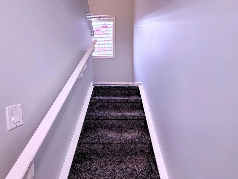 960 Taradale Dr NE — Photo 9