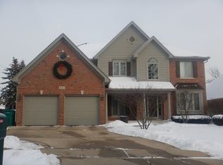 501 S Oak Ave, Westmont, IL