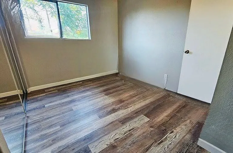614 Daisy St — Photo 4