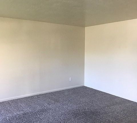 3rd image of 5911 N Pierce Park Ln