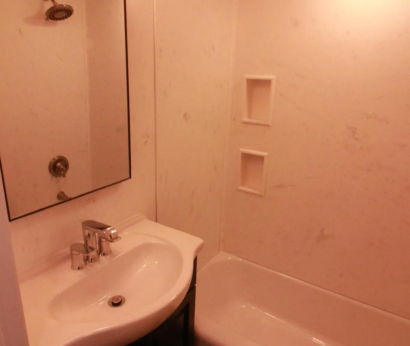 1 bed, 900 sqft, $1,575 — Photo 4