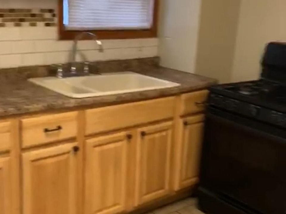 1st image of 46 New St APT 1