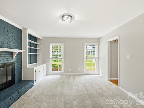 5th image of 2106 Caleo Cir