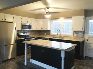 1714 Lawrence Ave APT B, Leavenworth, KS 66048