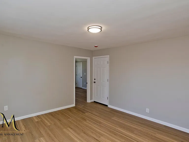24 Hilton St — Photo 13