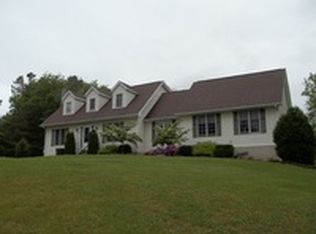 10 Cherry Hill Ln, Lewistown, PA 17044