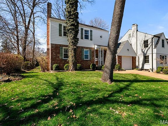 3rd image of 1635 Dearborn Dr
