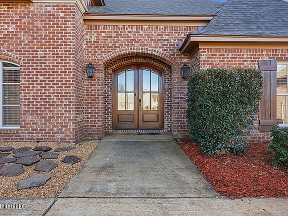 3rd image of 113 Fontanelle Blvd