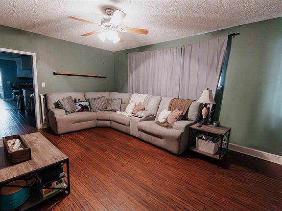 2nd image of 633 Tutt Ave
