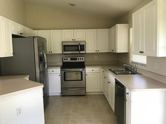 5th image of 3054 Adcock Dr