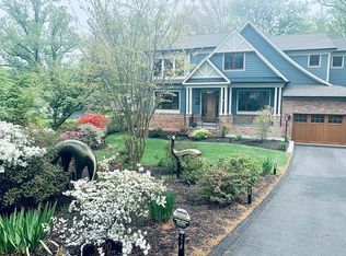 6200 Lakeview Dr, Falls Church, VA 22041