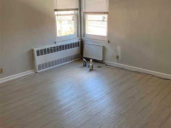 3rd image of 6117 Bell Blvd