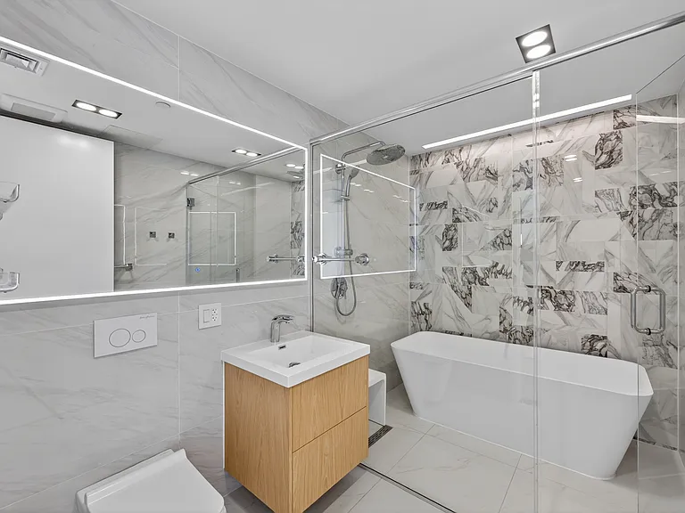 61 N Henry St #3 — Photo 14