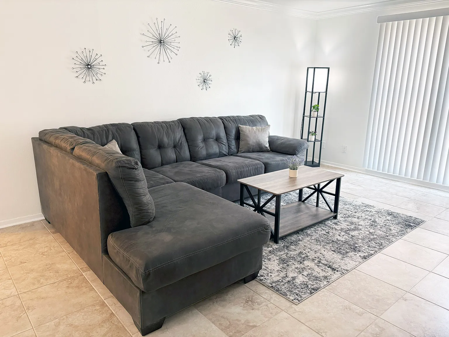 2 bed, 1370 sqft, $1,700 — Photo 3