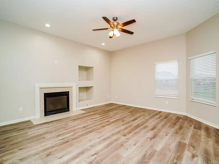 1272 Poplar Creek Ct — Photo 5