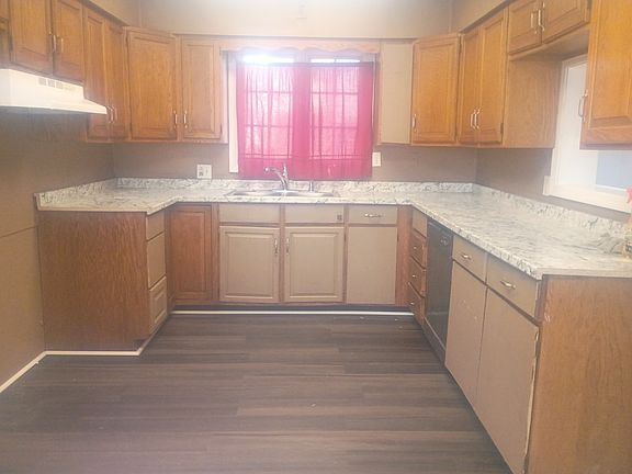 5th image of 2921 N 51st St