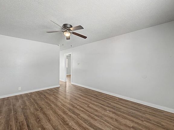 3rd image of 1305 W New Hope Rd #A