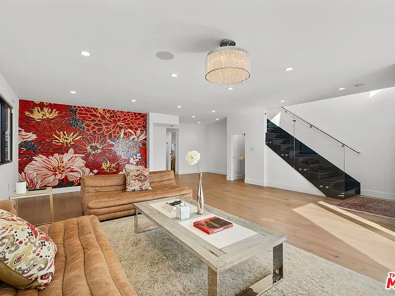 411 Grand Blvd — Photo 5