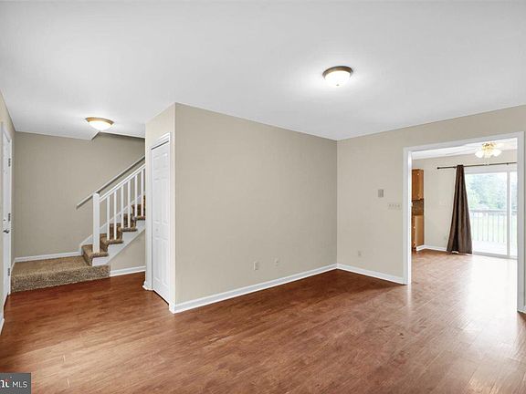 3rd image of 447 Cahill Cir