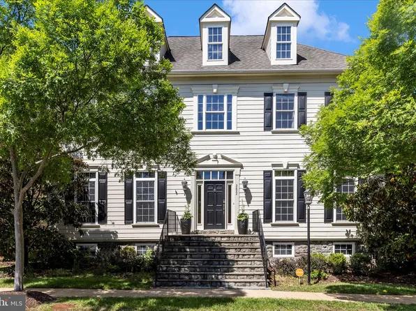 2822 Norborne Pl, Oakton, VA 22124